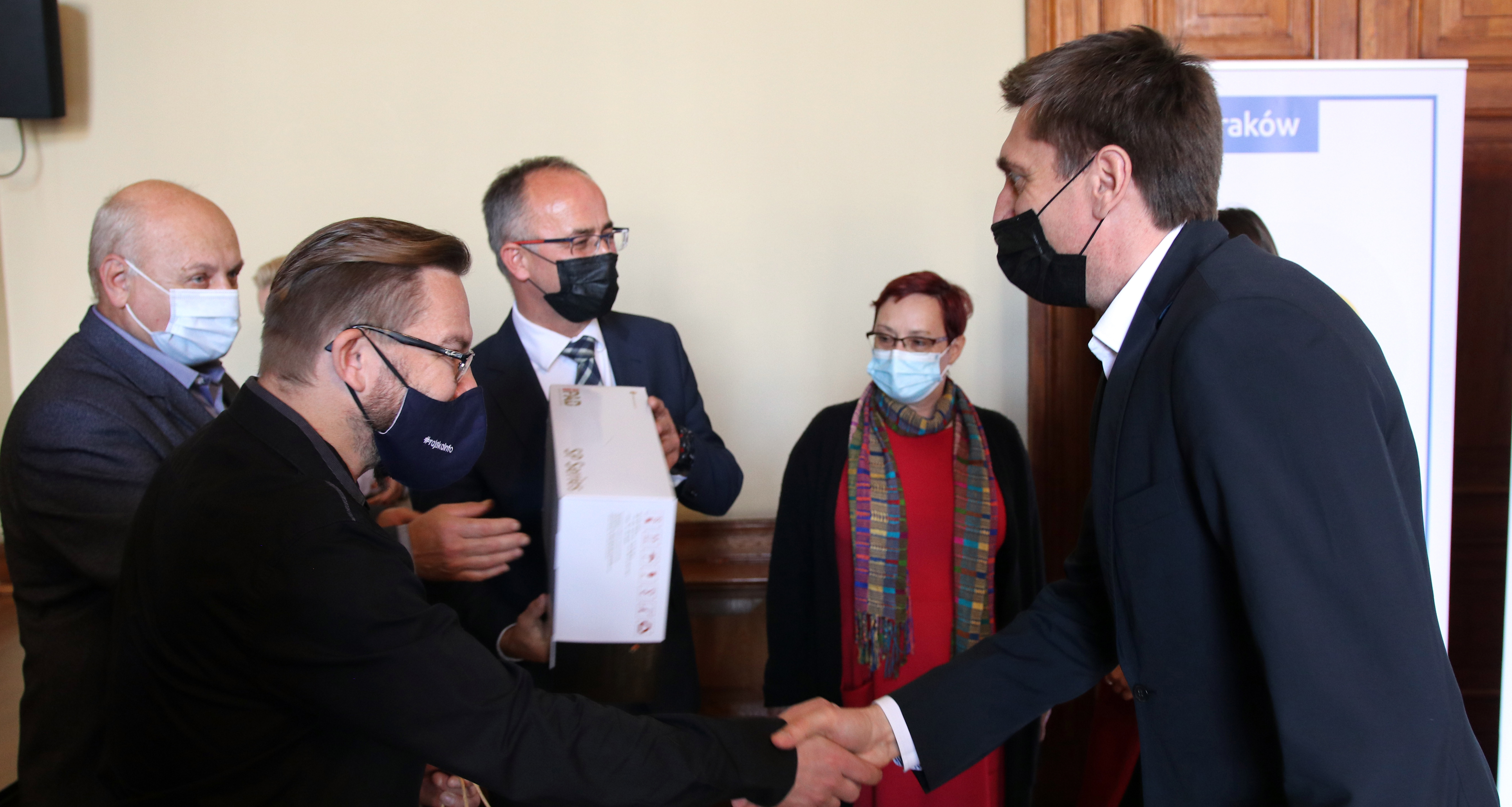 Uroczyste przekazanie defibrylatorów zewnętrznych AED