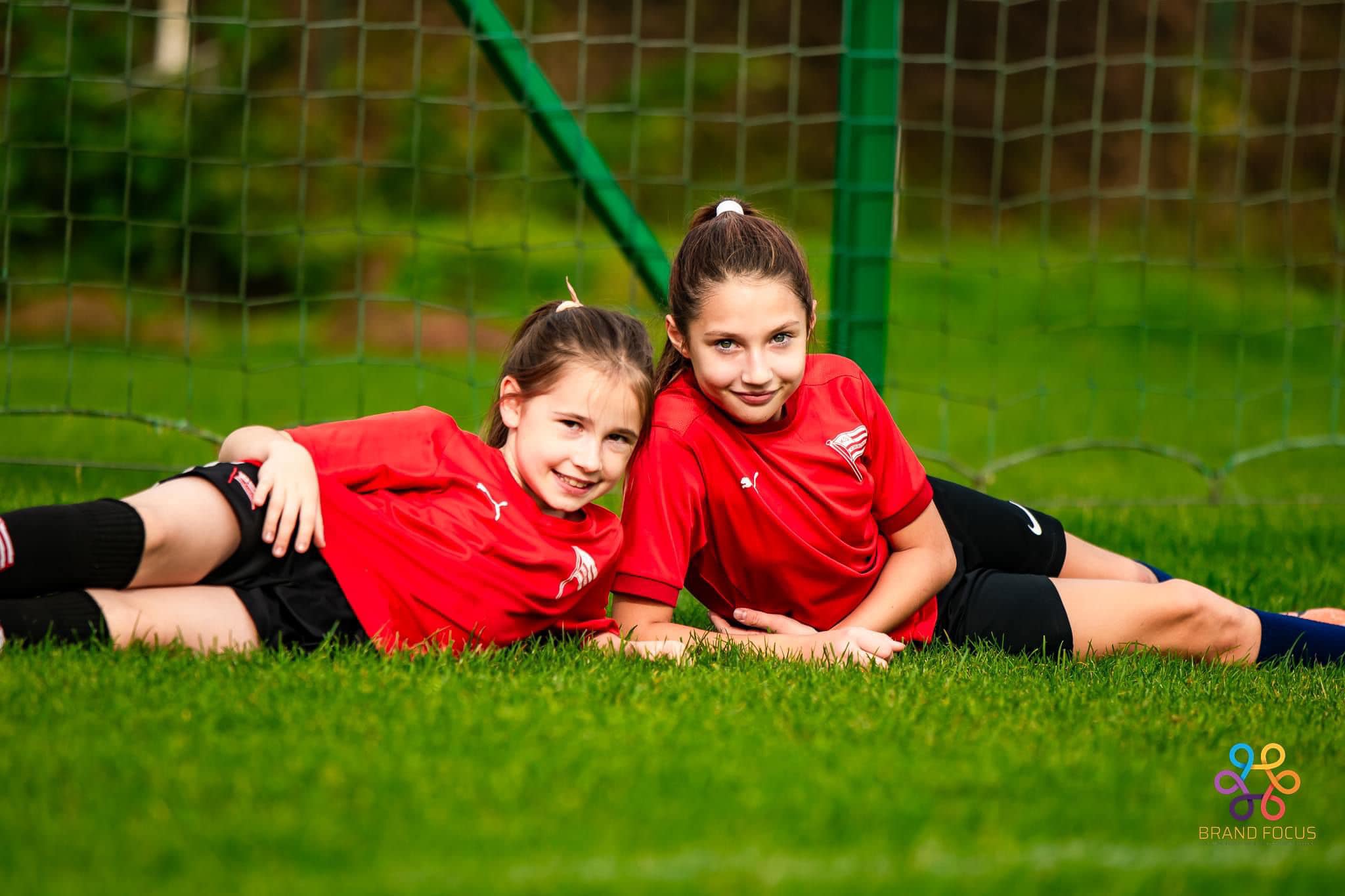 Cracovia Girls – nowy rozdział kobiecego futbolu w pasiastym wydaniu!