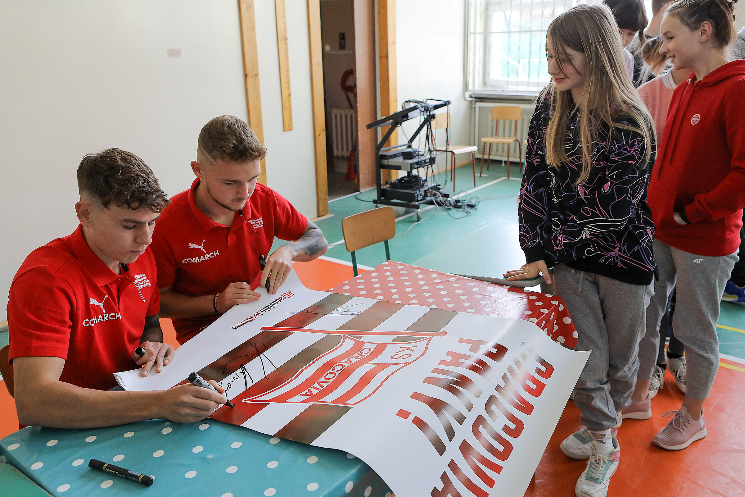 Zawodnicy Pasów w Szkole Podstawowej nr 126 im. KEN w Krakowie-Nowej Hucie [GALERIA]