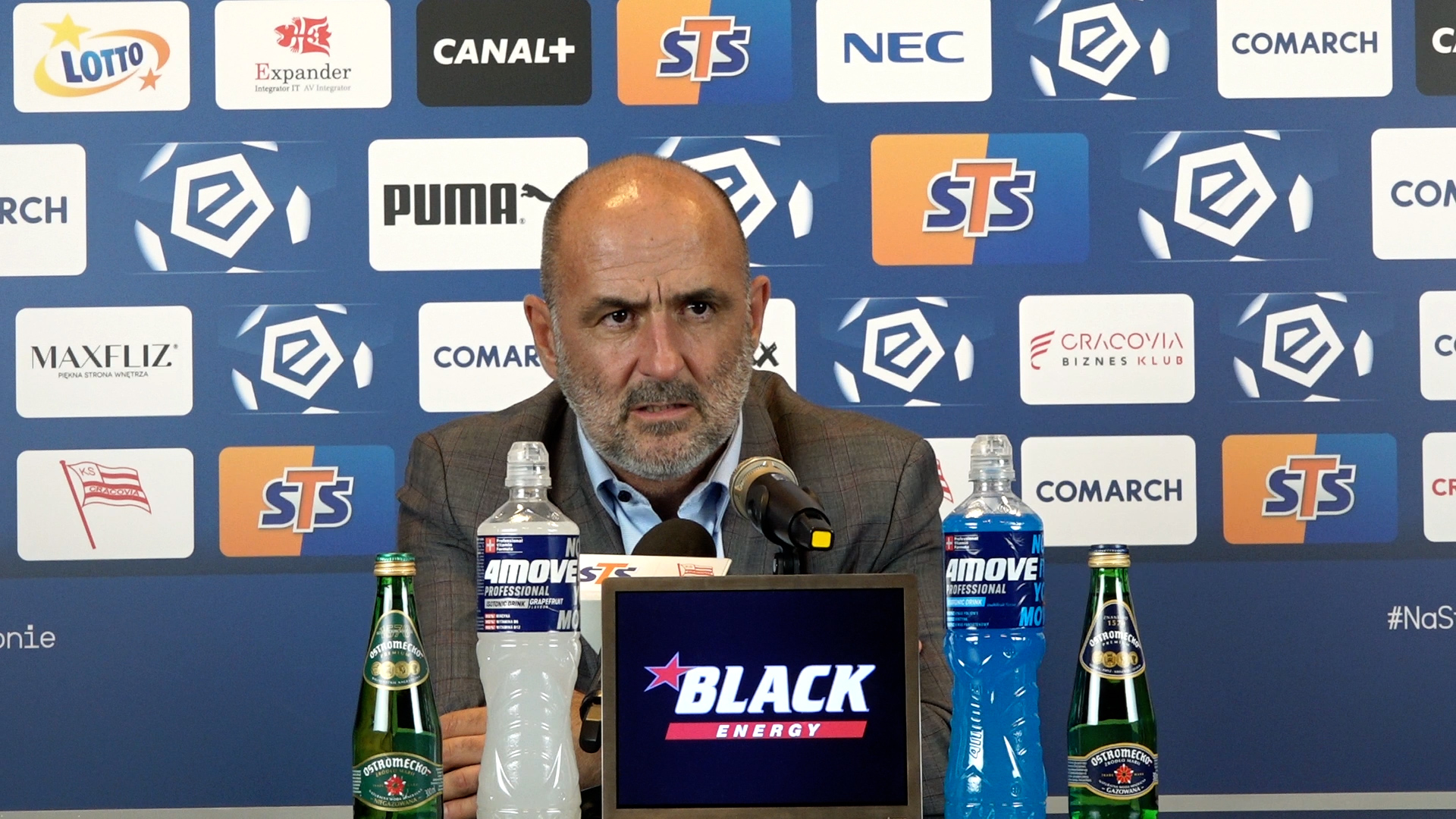 M. Probierz: Nie możemy tracić tak wielu bramek [VIDEO]