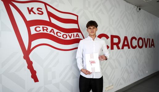 Jan Kubat z profesjonalnym kontraktem!