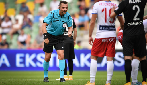 JAROSŁAW PRZYBYŁ SĘDZIĄ MECZU CRACOVIA - BRUK-BET TERMALICA NIECIECZA