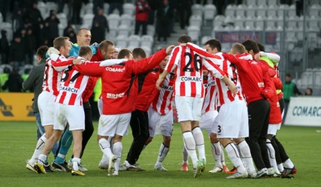 Wygraj podwójne zaproszenie na mecz Cracovia - Zagłębie