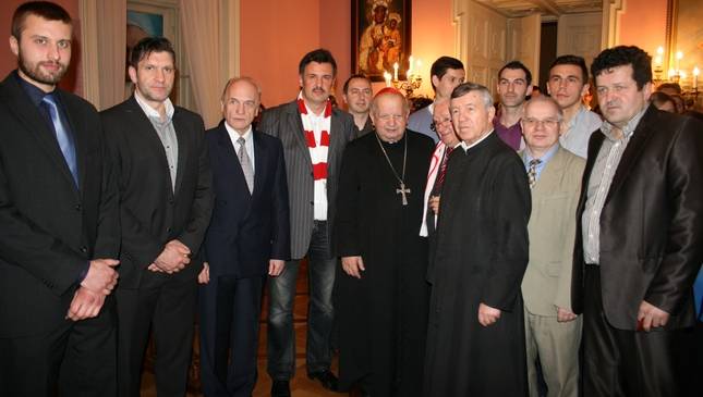 Sportowcy Cracovii gościli u kardynała Dziwisza [FOTO]