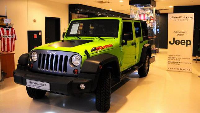 Jeep Wrangler Unlimited na meczu z Miedzią