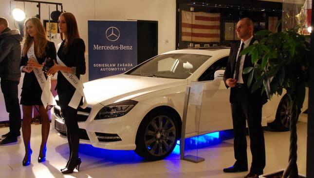 Mercedes CLS Shooting Brake na stadionie Cracovii (foto)