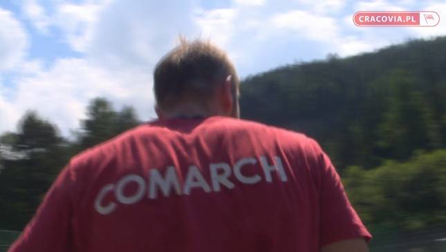 Ciężki trening piłkarzy (VIDEO)
