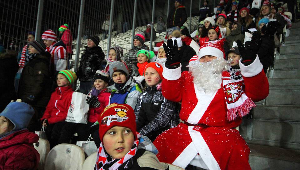 Mikołajki na sektorze rodzinnym Cracovii! [FOTO]