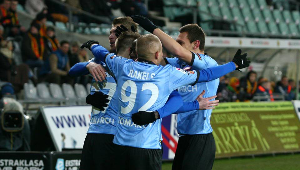 Wygrywamy w Kielcach! Pierwsze wyjazdowe zwycięstwo w tym sezonie!