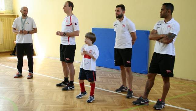 Piłkarze Cracovii odwiedzili dzieci ze Szkoły Specjalnej [FOTO]