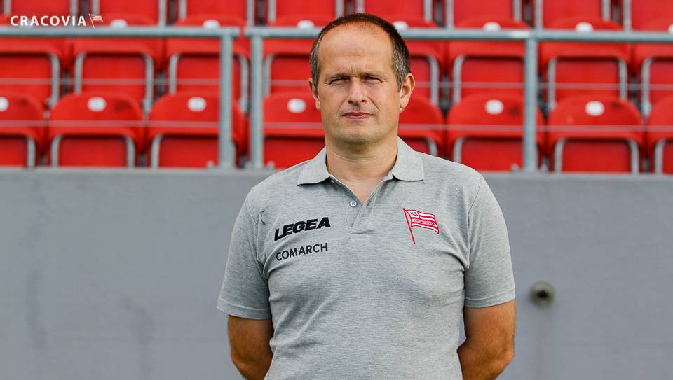 Derbowy remis trampkarzy starszych