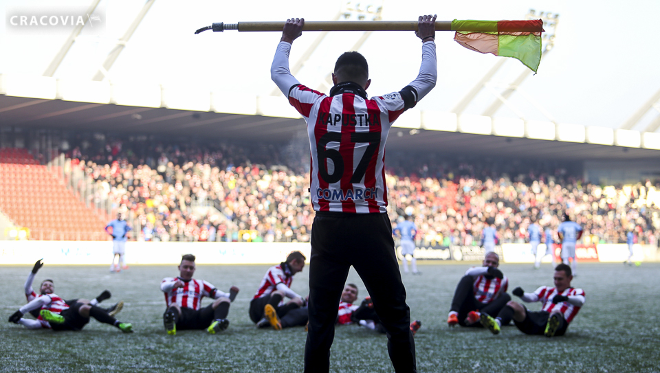 Bartosz Kapustka wins Discovery of the Year award