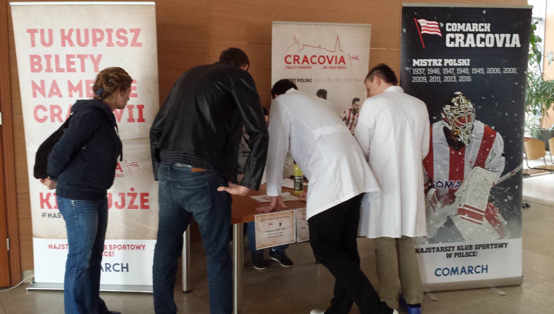 Bilety na piłkę i hokeja kupisz dziś na Krakowskiej Akademii!