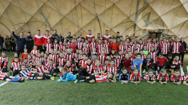 Piłkarze na Mikołajkach w Akademii Mistrzów Cracovii [FOTO]