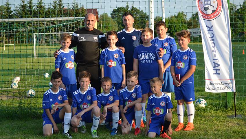 Trener Michał Probierz odwiedził młodych adeptów piłki nożnej z klubu Hat-Trick Skawina! [FOTO]