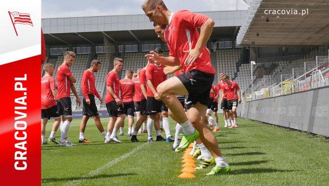 Inauguracja sezonu coraz bliżej! Dziś pierwszy trening #NaStadionie trenera Probierza