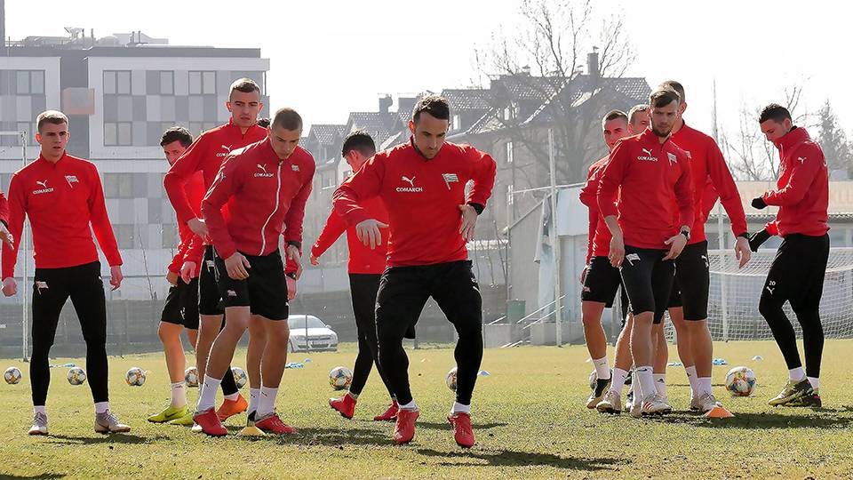 Piłkarze Pasów wrócili do treningów [FOTO]