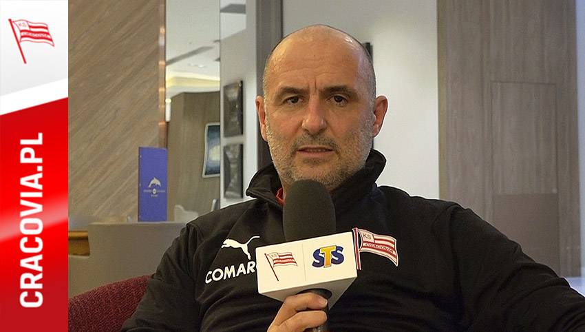 M.Probierz: Zawodnicy pokazują się z jak najlepszej strony i walczą o miejsce w składzie