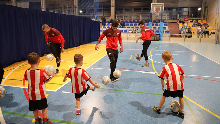 Nasi piłkarze na treningu Cracovia Kids w Liszkach [FOTO]