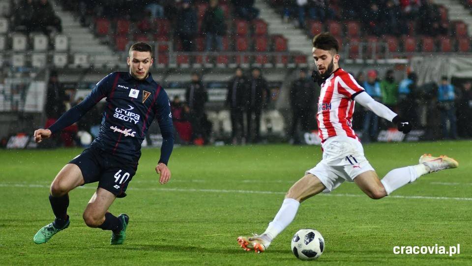 Pasy w kadrach narodowych 