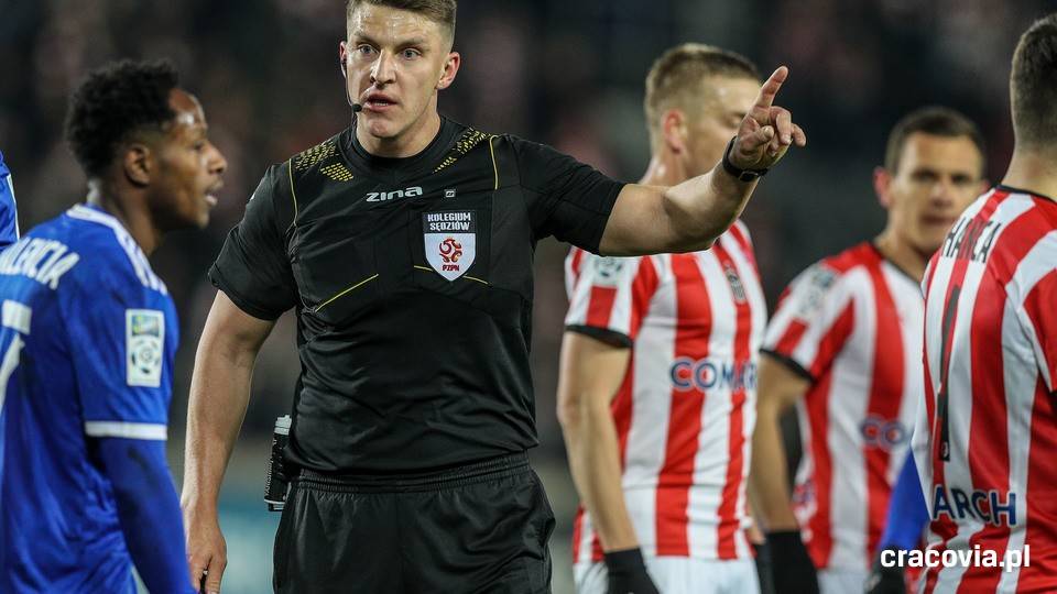 Znamy arbitra piątkowego meczu Pasów z Górnikem Zabrze
