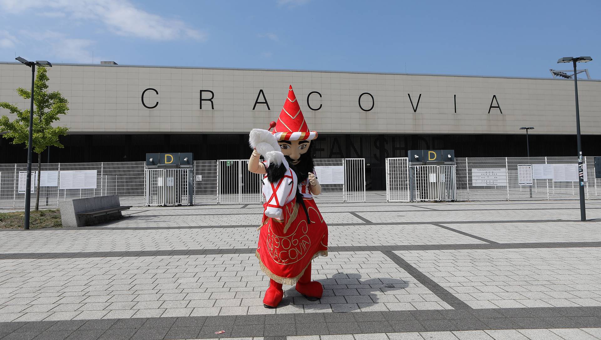 Lajkonik zapraszał na mecz z ŁKS Łódź [FOTO, VIDEO]