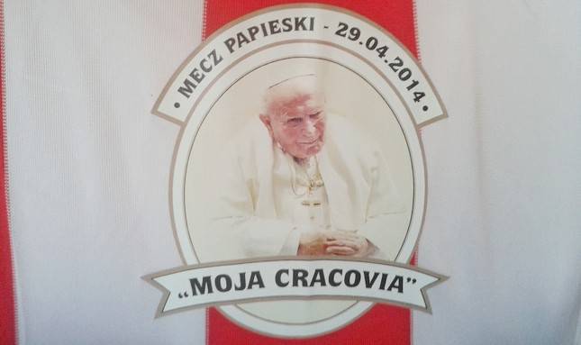 Wizerunek Świętego Jana Pawła II na koszulkach Cracovii!