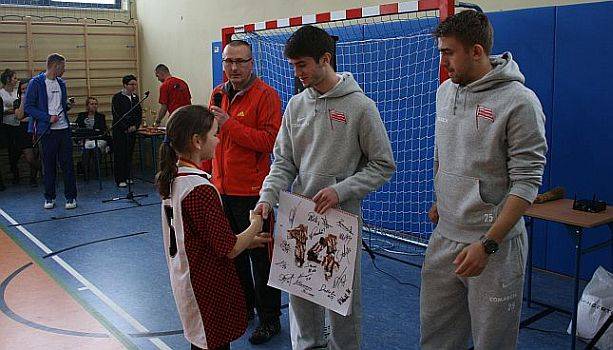 Piłkarze "Pasów" uświetnili otwarcie hali sportowej w Przegini [FOTO, VIDEO]