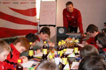 Trener Wleciałowski uczy taktyki (foto)