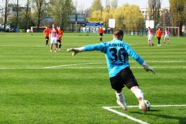 LIDER POKONANY!